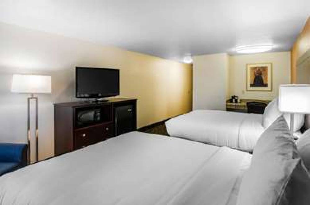 COMFORT INN AND SUITES ASHLAND 7