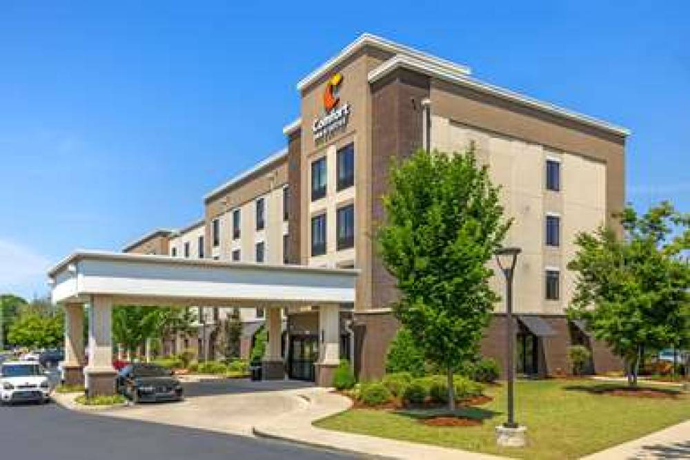 COMFORT INN AND SUITES AT CROSSPLEX 1