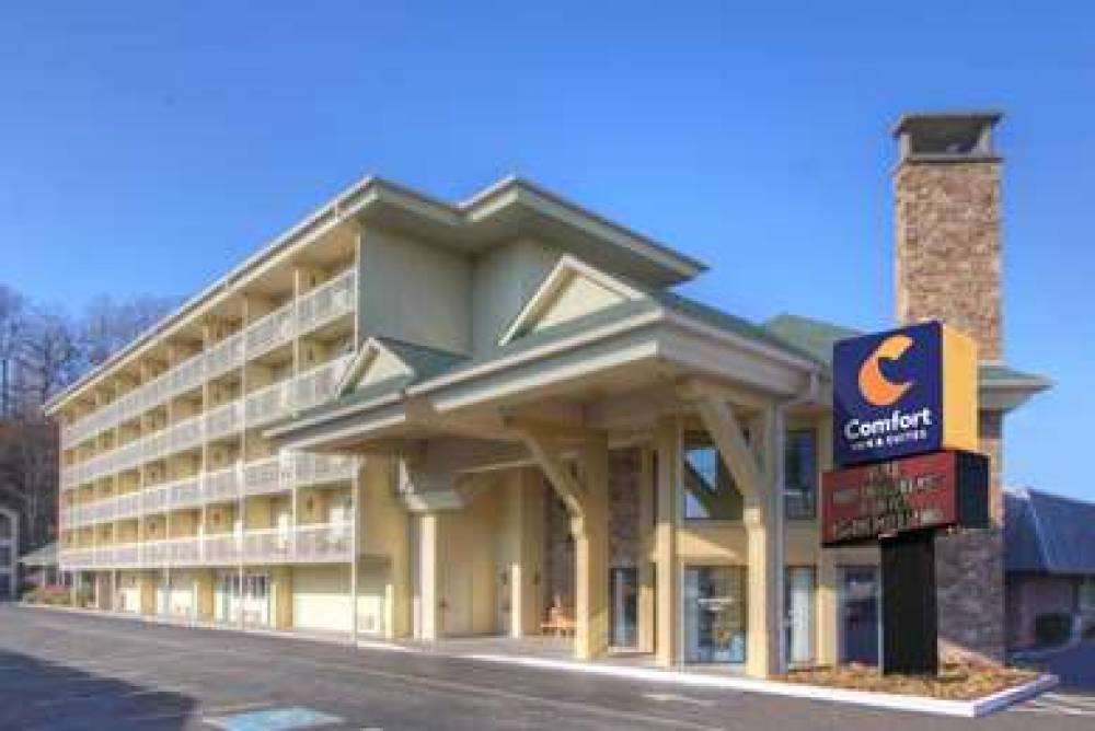 Comfort Inn And Suites At Dollywood Lane 1