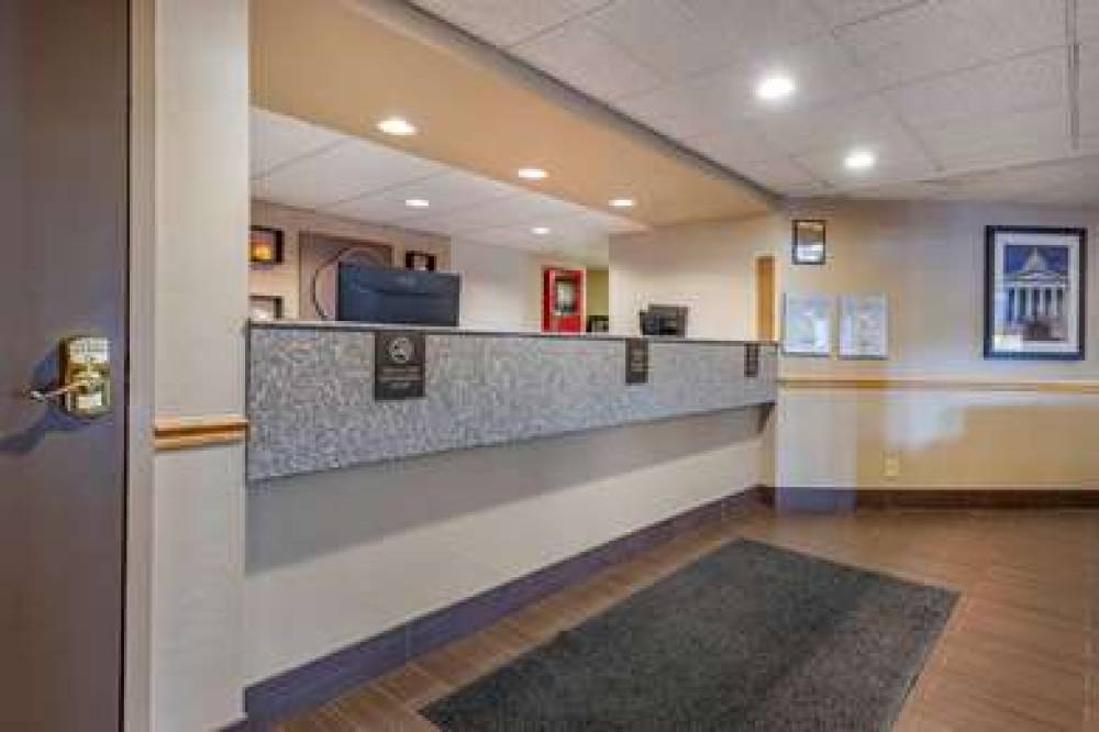 Comfort Inn And Suites At Maplewood 6