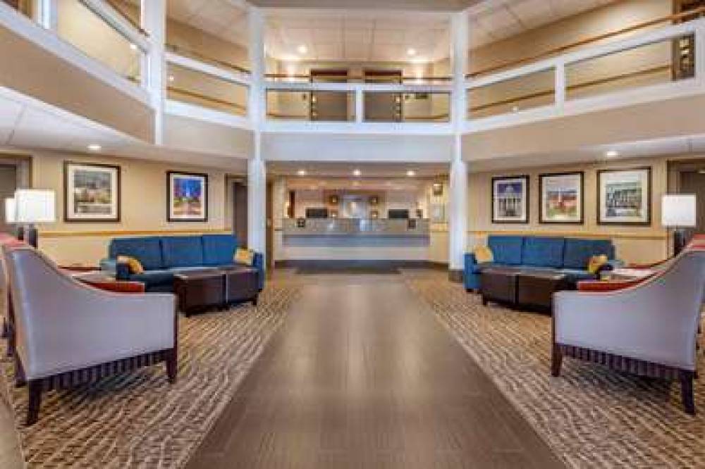 Comfort Inn And Suites At Maplewood 5