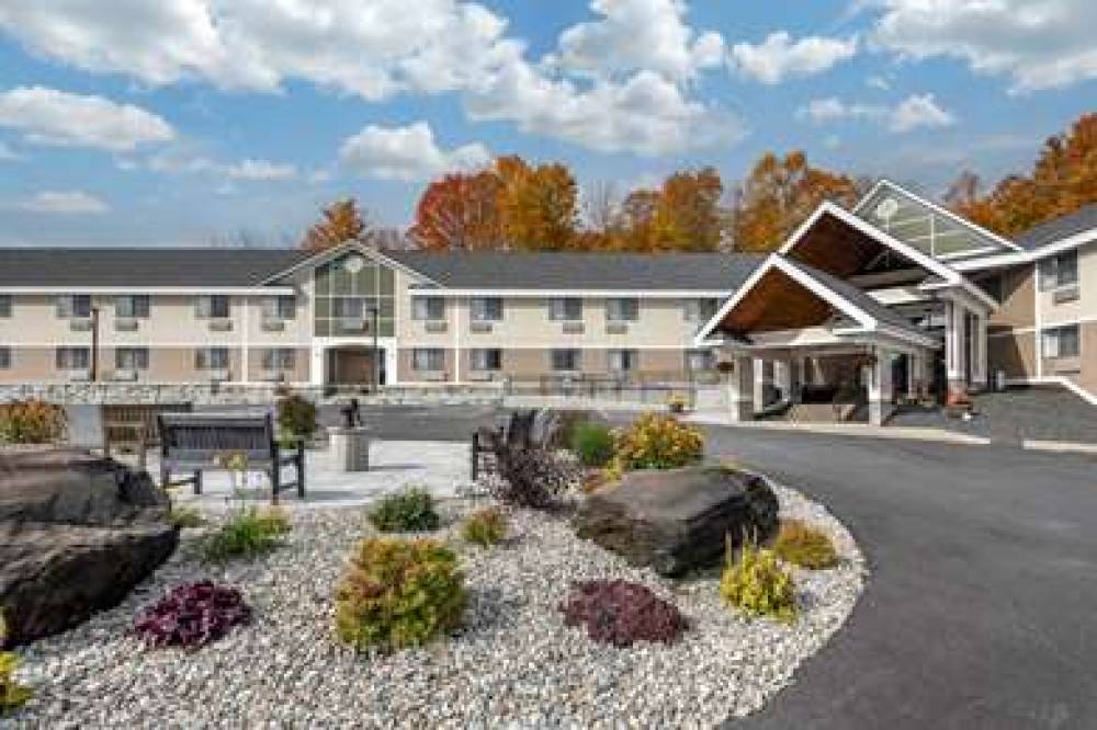 Comfort Inn And Suites At Maplewood 3