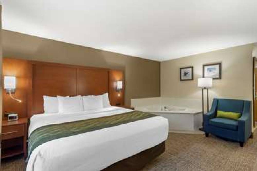 Comfort Inn And Suites At Robins Air Force Base 5