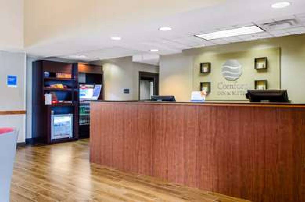 COMFORT INN AND SUITES BILOXI-DIBER 7