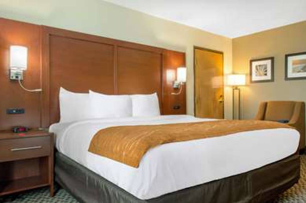 COMFORT INN AND SUITES BILOXI-DIBER 10