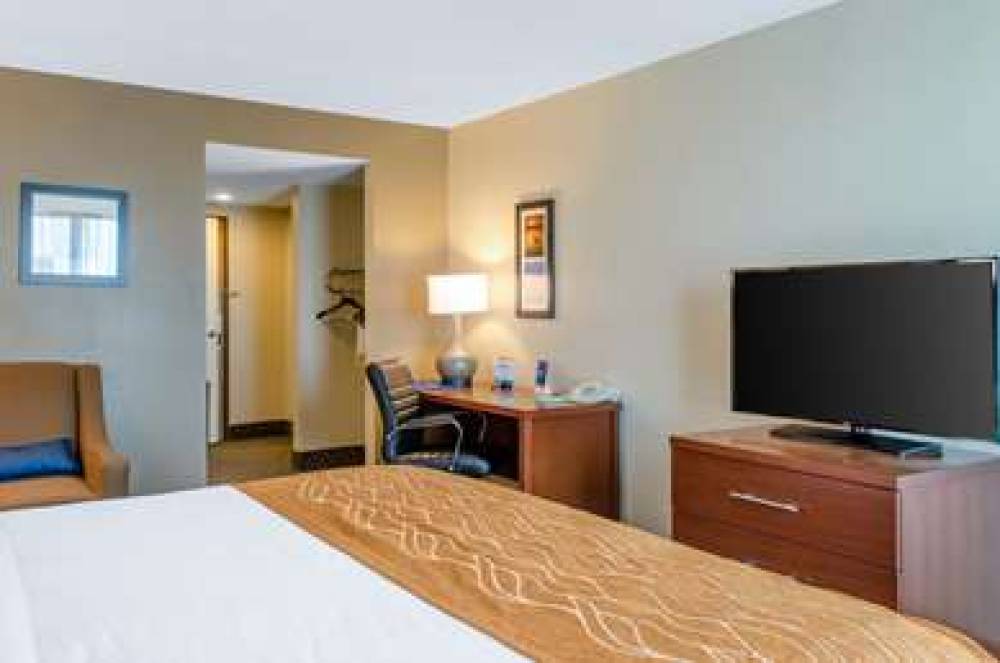 COMFORT INN AND SUITES BILOXI-DIBER 9