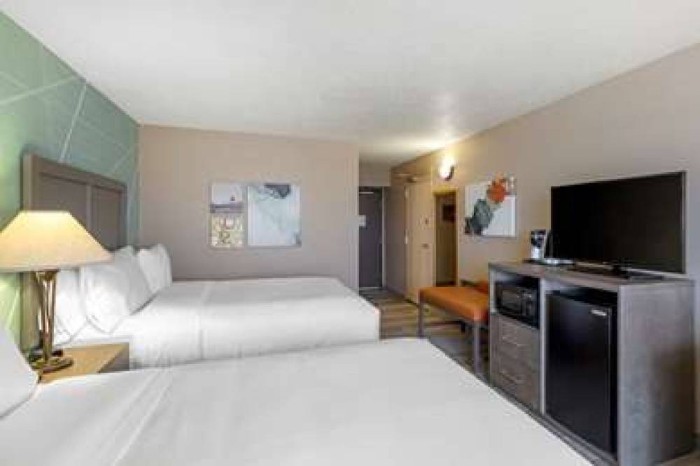 COMFORT INN AND SUITES BOULDER 10