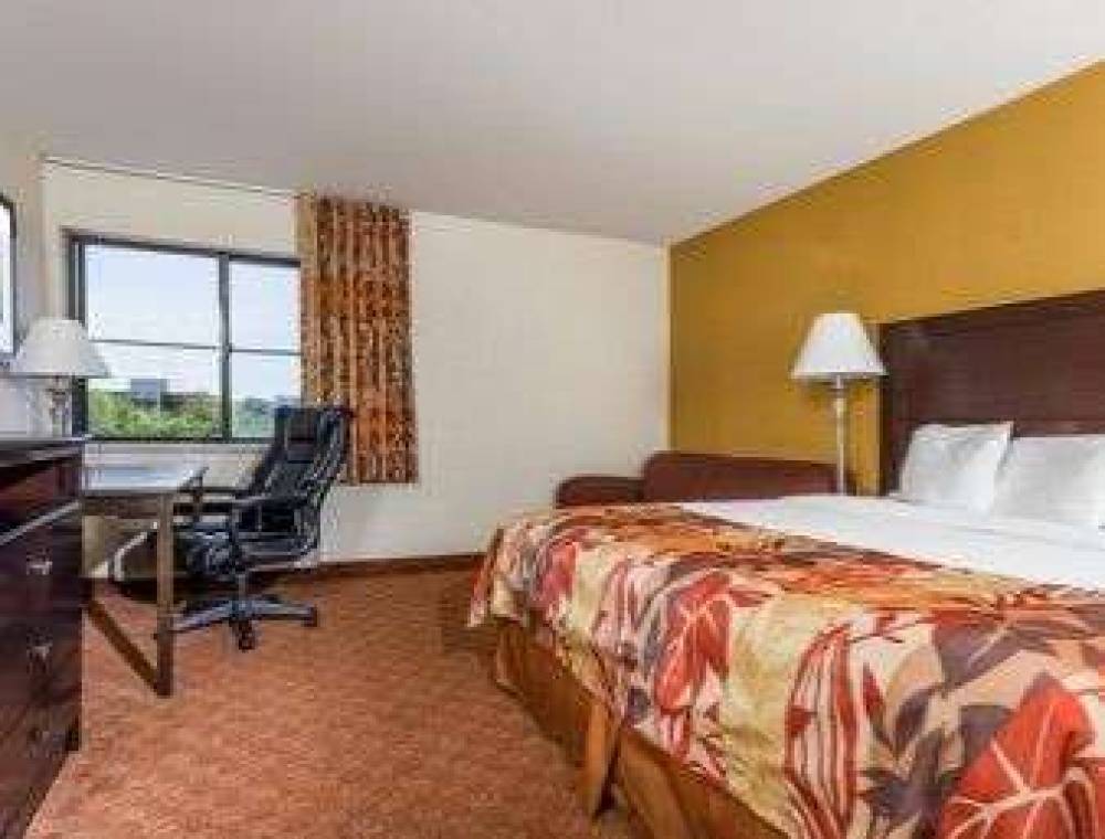 COMFORT INN AND SUITES BRENTWOOD 8