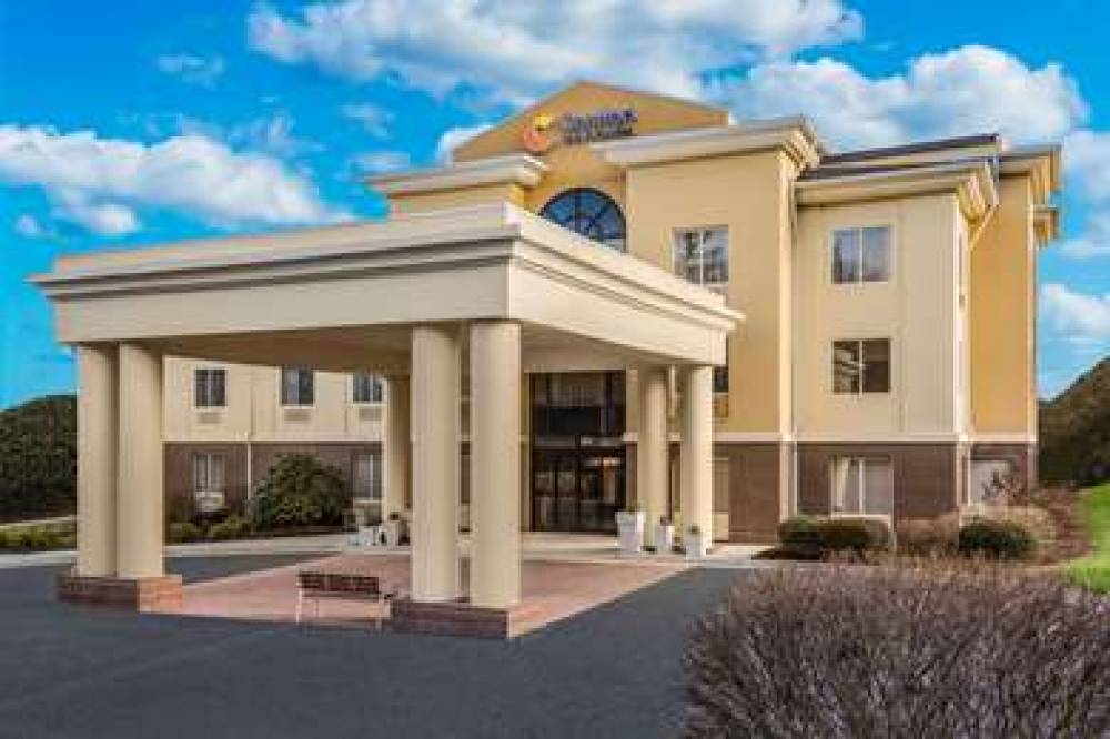 COMFORT INN AND SUITES BREVARD 2