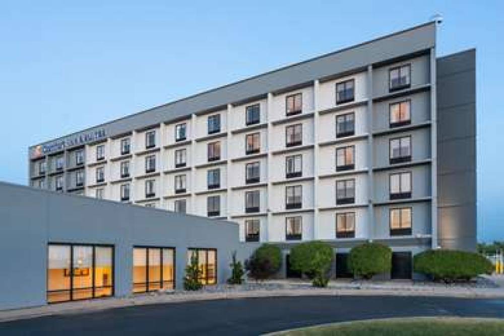 COMFORT INN AND SUITES BUFFALO AIRP 1