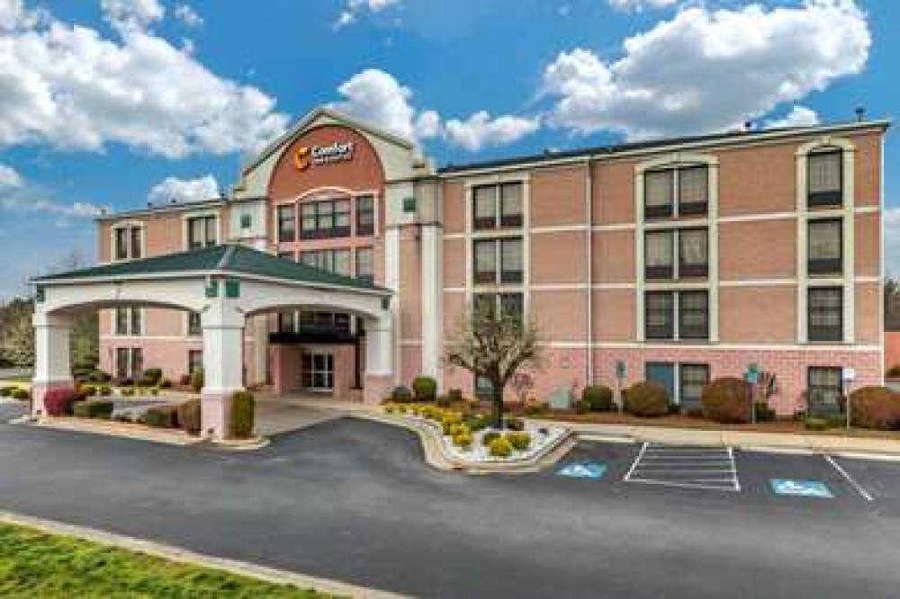 Comfort Inn And Suites 1