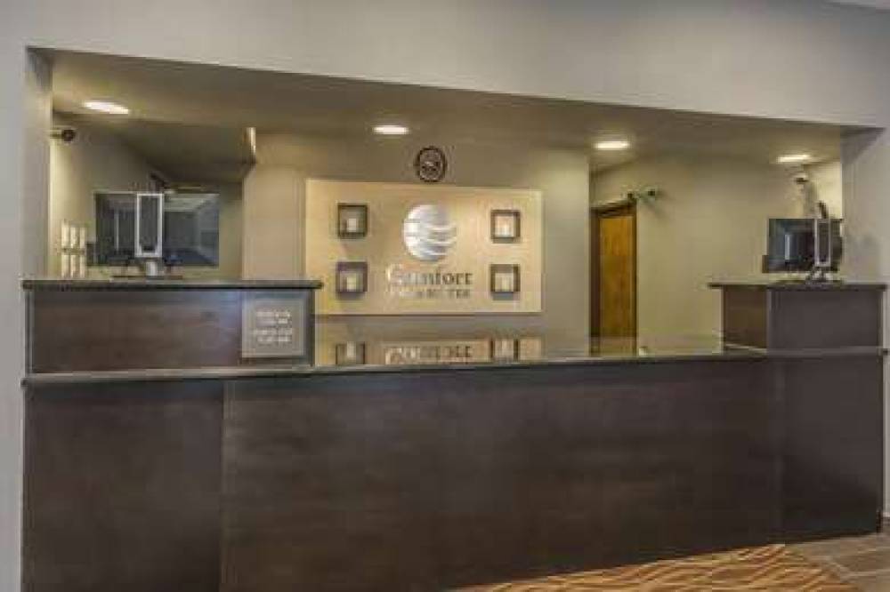 Comfort Inn And Suites 4