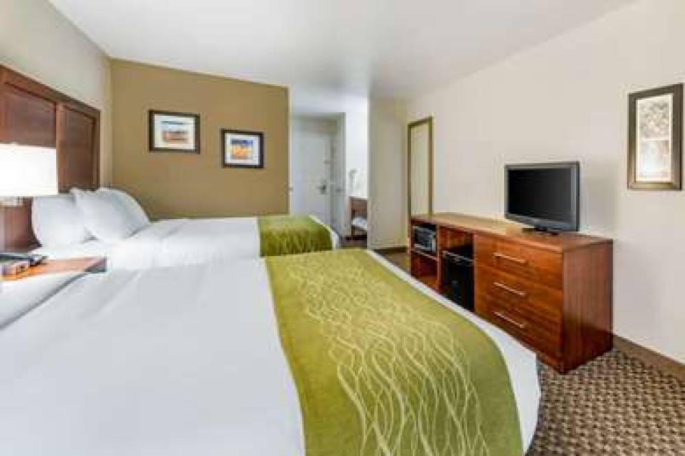 Comfort Inn And Suites 8