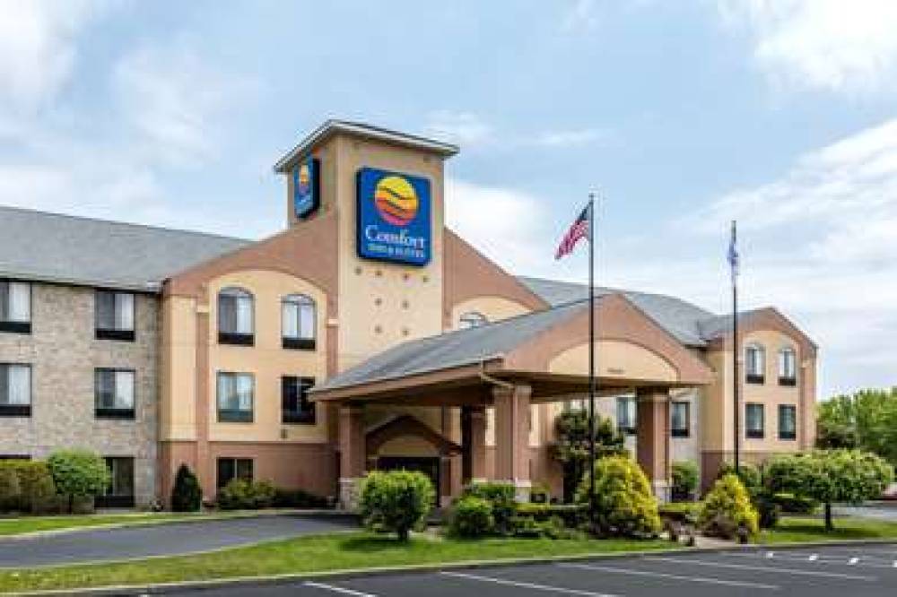 Comfort Inn And Suites 1