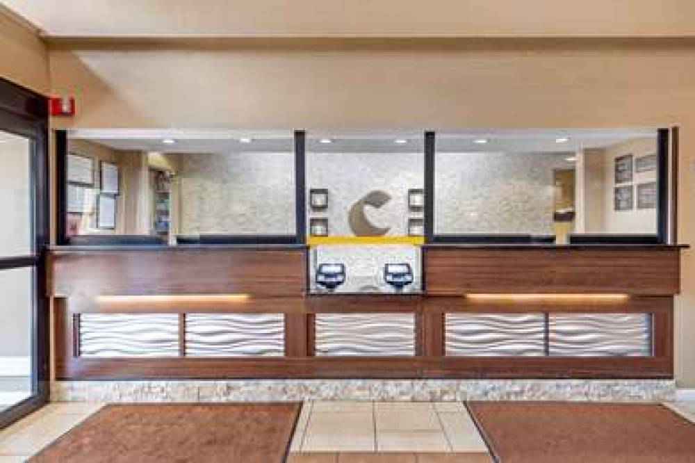 COMFORT INN AND SUITES 3