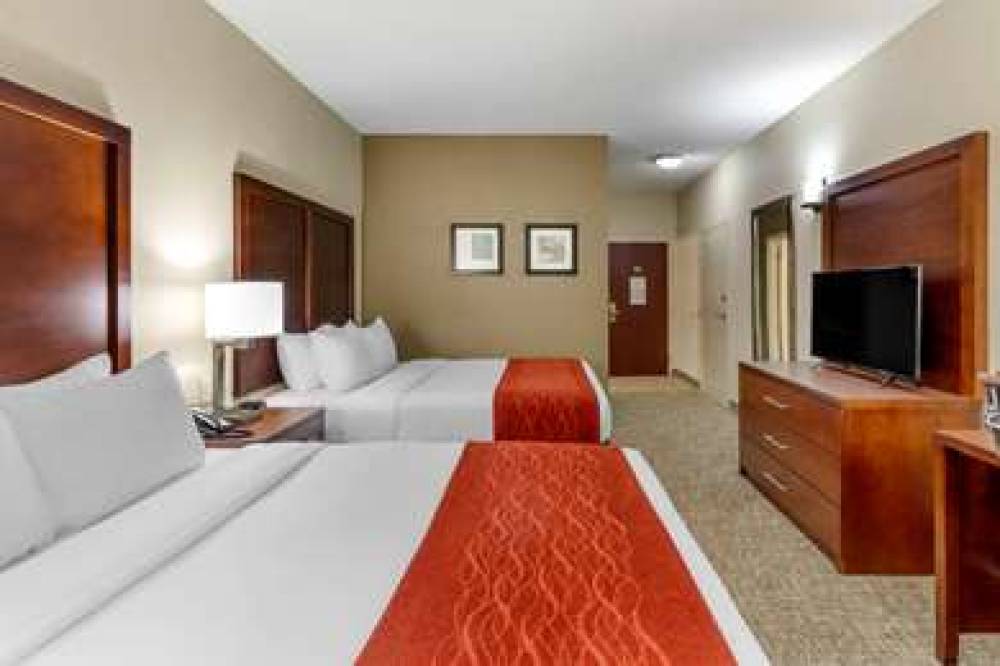 COMFORT INN AND SUITES 7