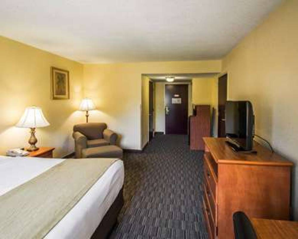 Comfort Inn And Suites 9