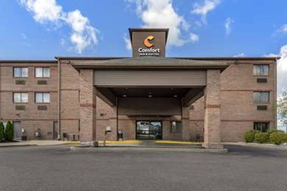 Comfort Inn And Suites 1