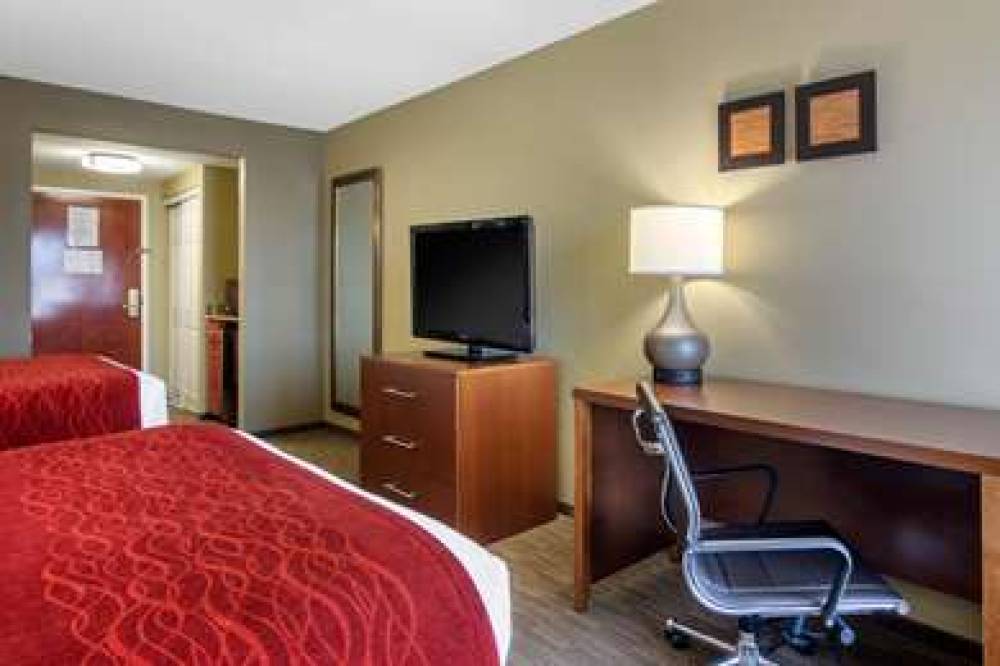 Comfort Inn And Suites 7