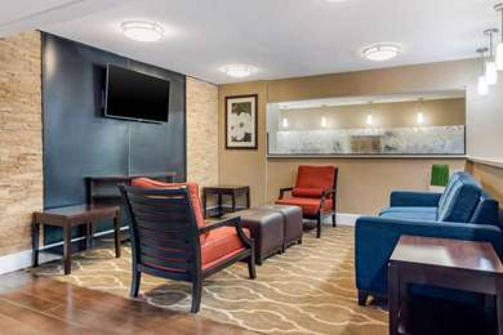 Comfort Inn And Suites 4