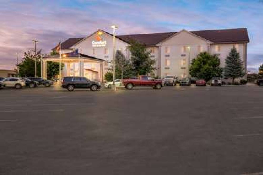 Comfort Inn And Suites 7