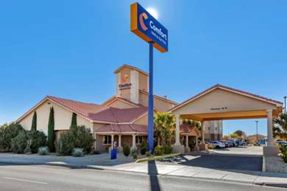 Comfort Inn And Suites 1