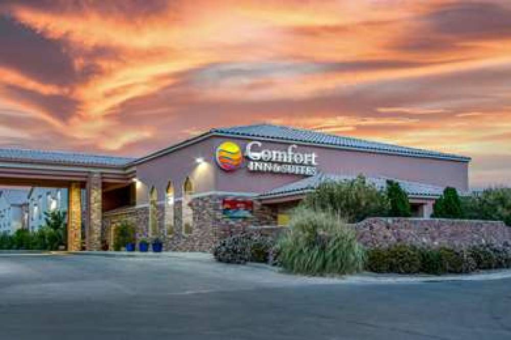 Comfort Inn And Suites 2