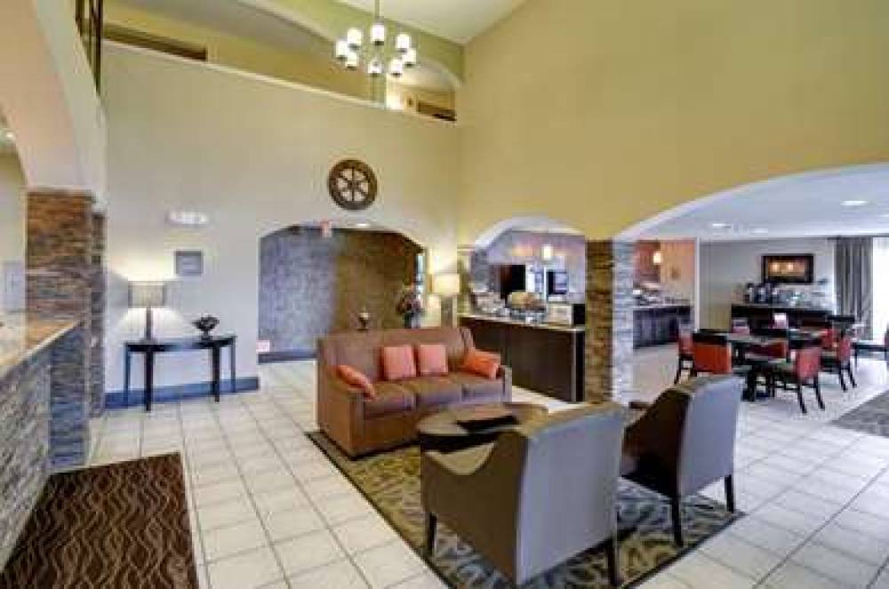 Comfort Inn And Suites 8