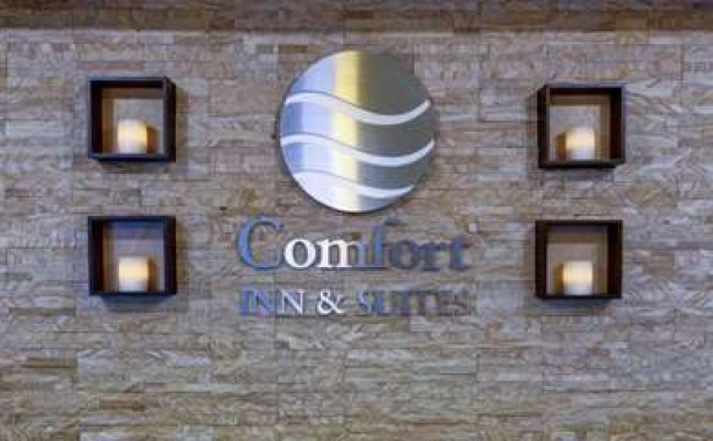 Comfort Inn And Suites 4