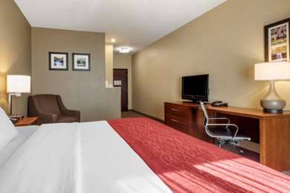 Comfort Inn And Suites 7