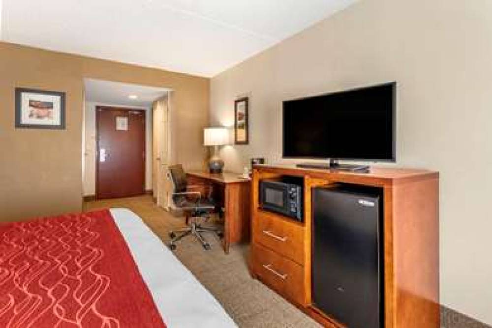 Comfort Inn And Suites 7