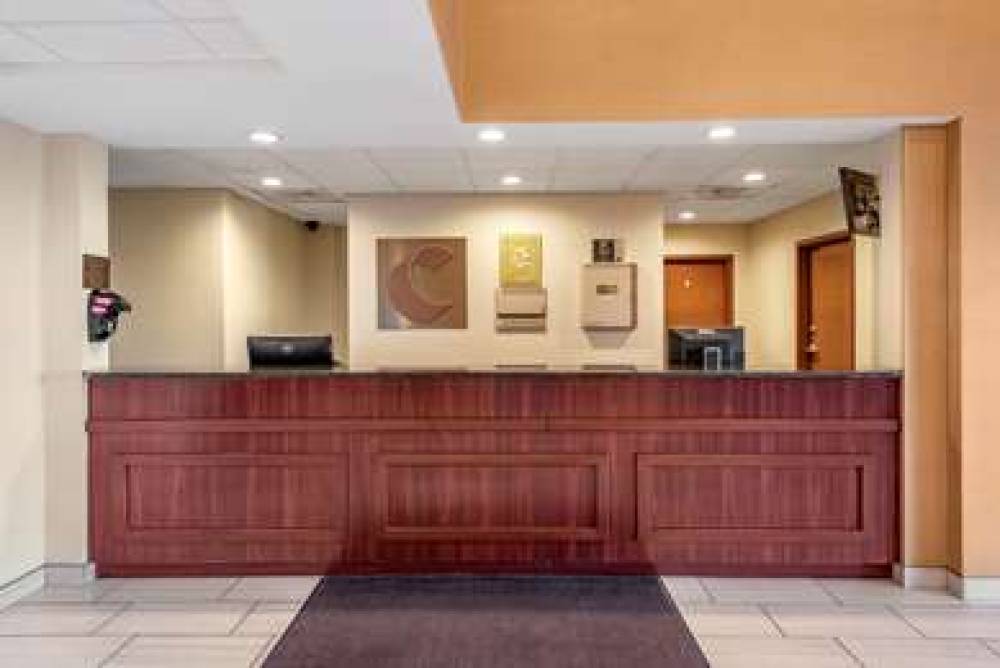 Comfort Inn And Suites 2