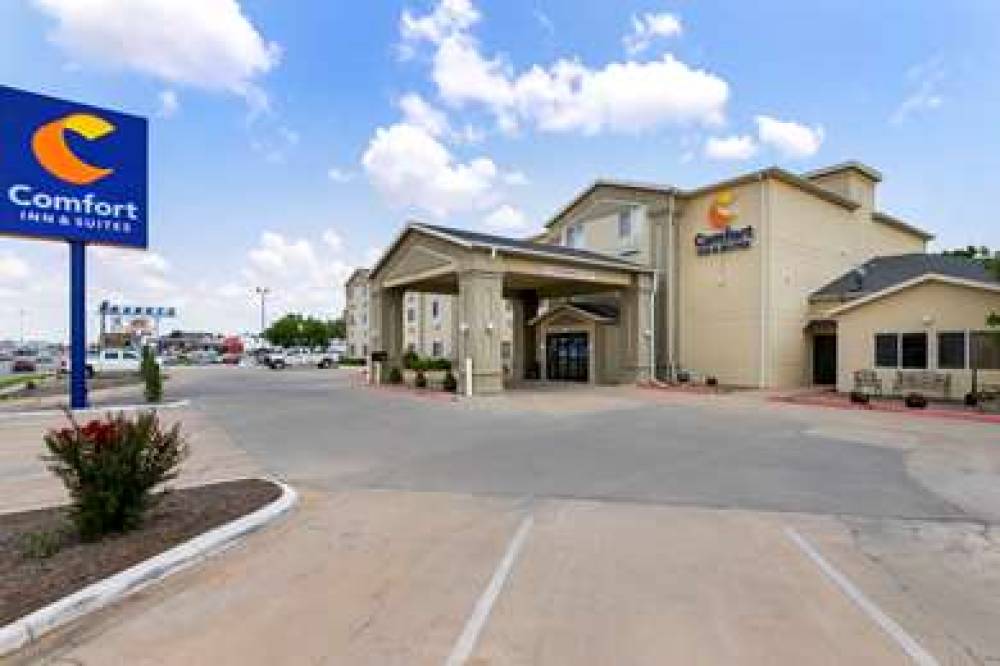 Comfort Inn And Suites 1