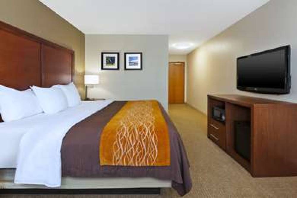 Comfort Inn And Suites 7