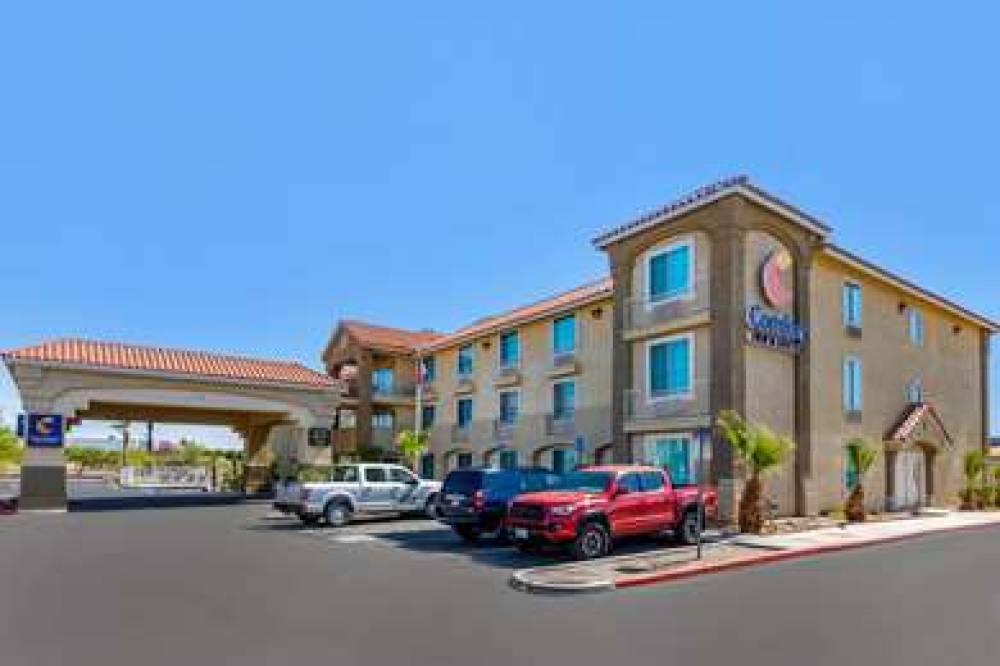 Comfort Inn And Suites 1