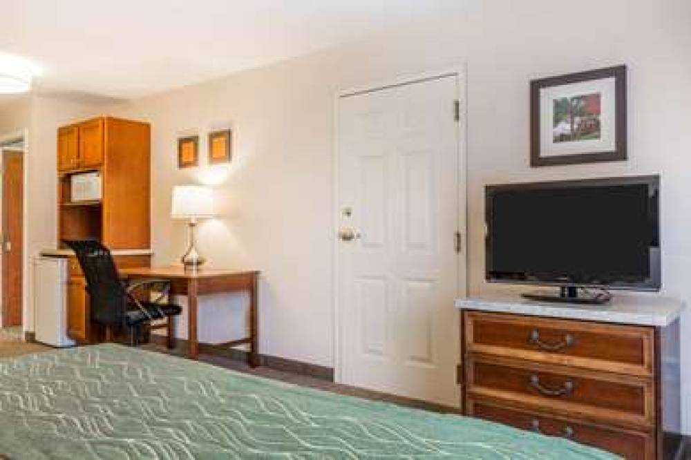 Comfort Inn And Suites 5