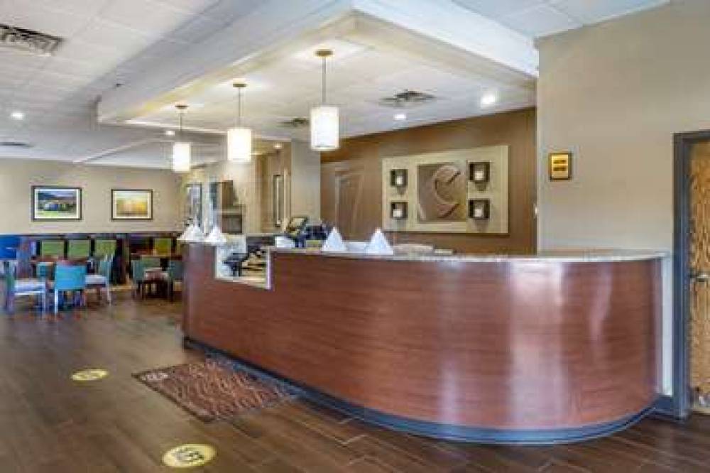 Comfort Inn And Suites 4