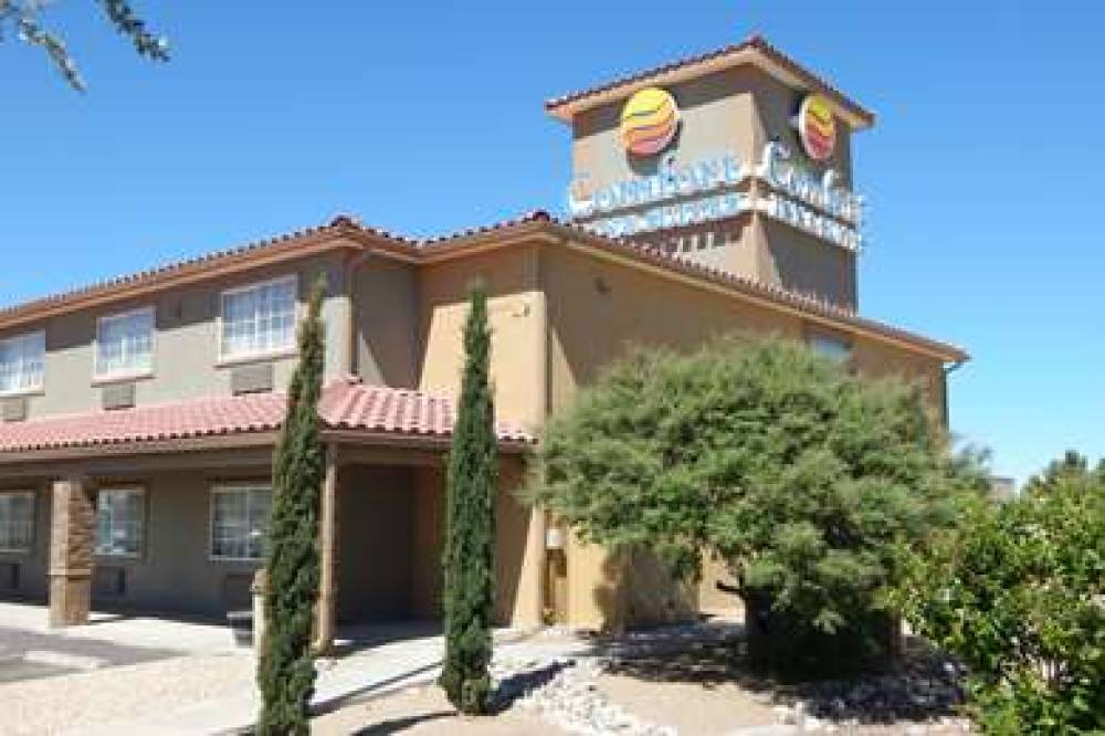 Comfort Inn And Suites 1