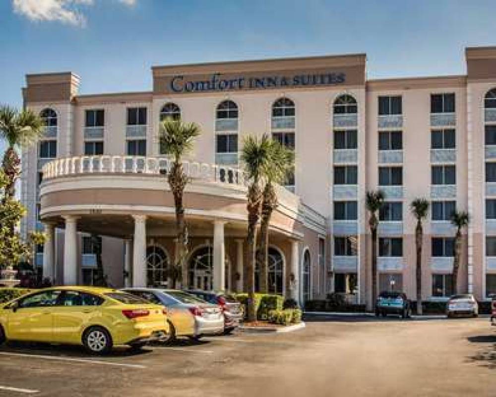 Comfort Inn And Suites 4