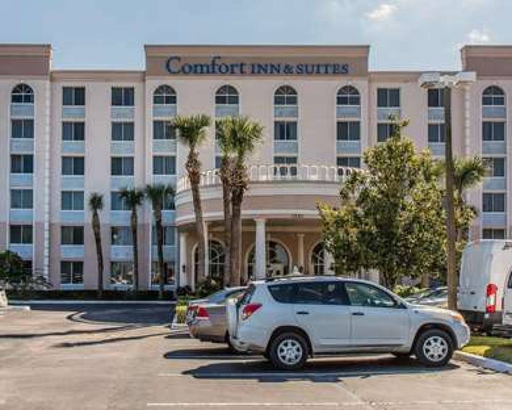 Comfort Inn And Suites 2