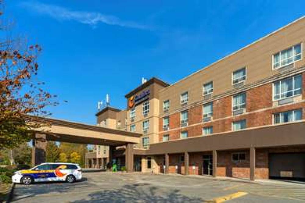 Comfort Inn And Suites 3