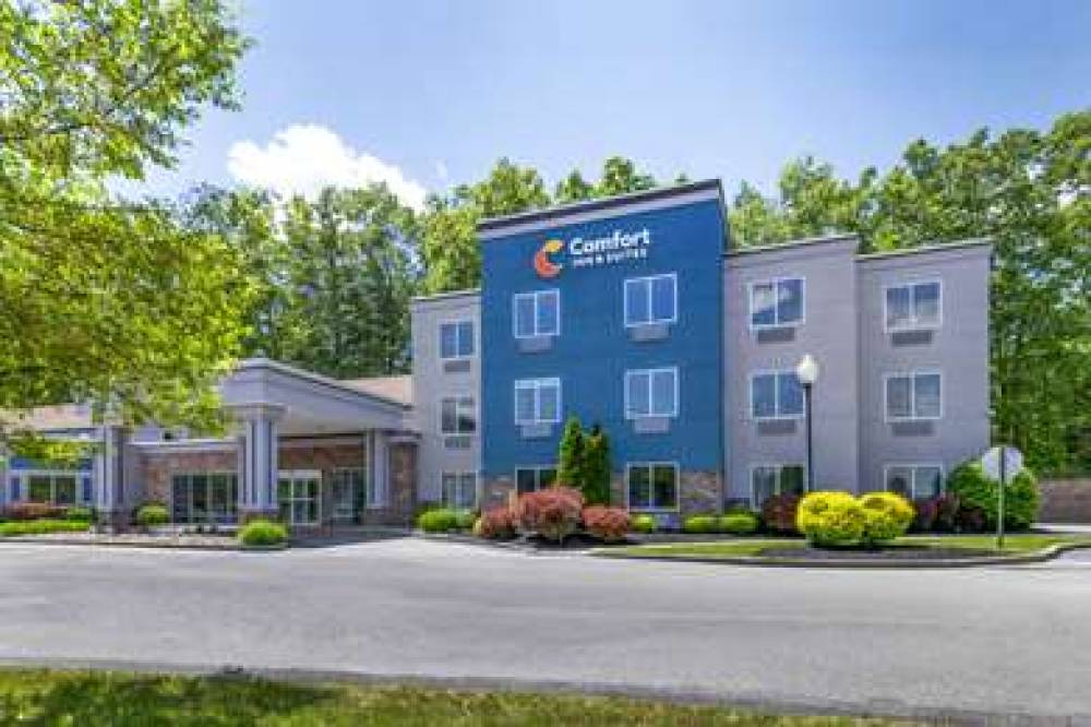 Comfort Inn And Suites 3