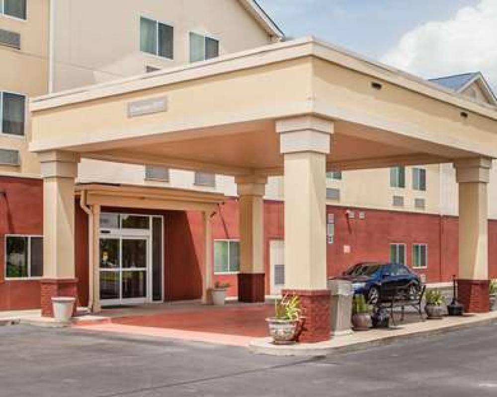 Comfort Inn And Suites 2