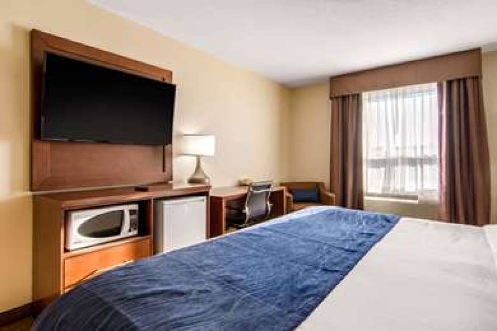 Comfort Inn And Suites 9