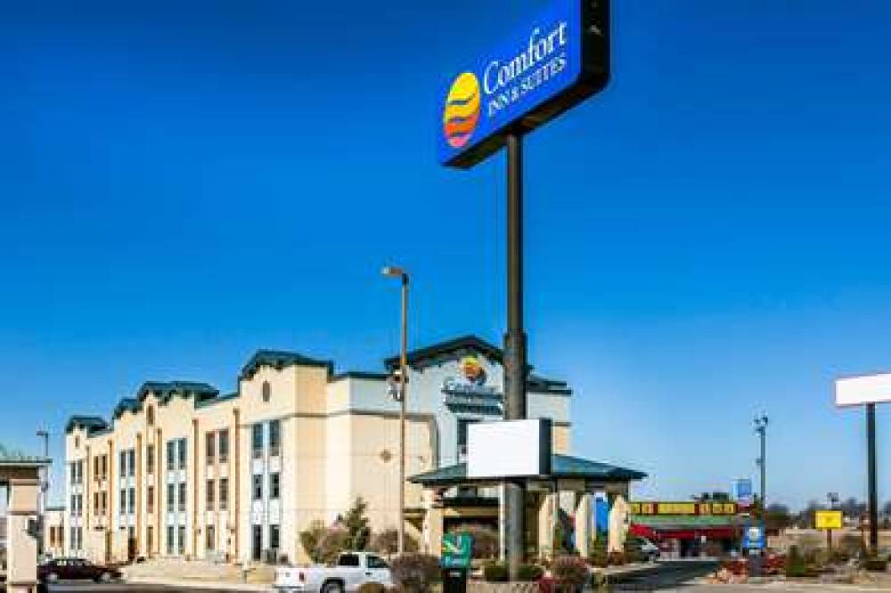 Comfort Inn And Suites 2