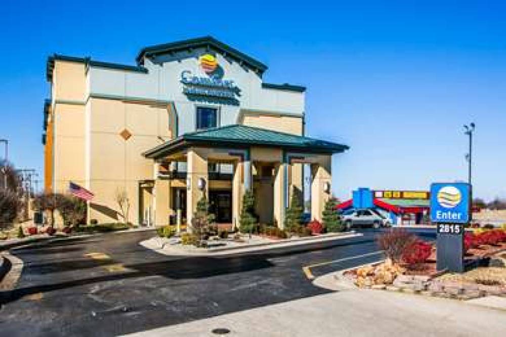 Comfort Inn And Suites 1