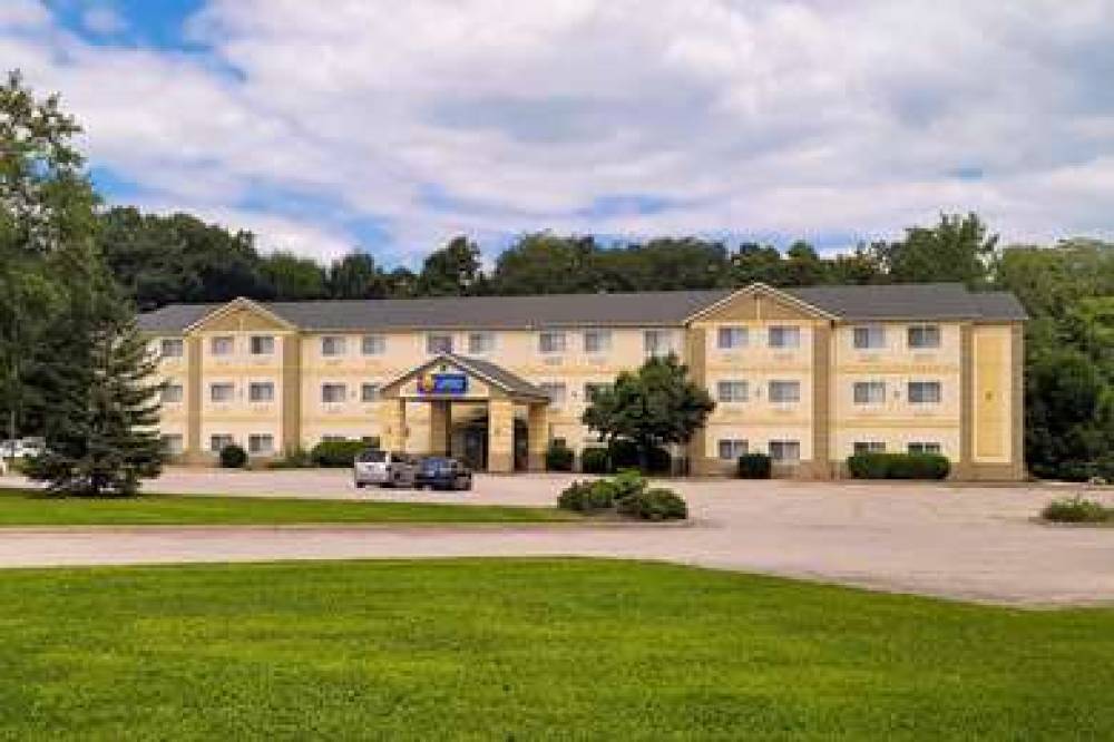 Comfort Inn And Suites 1