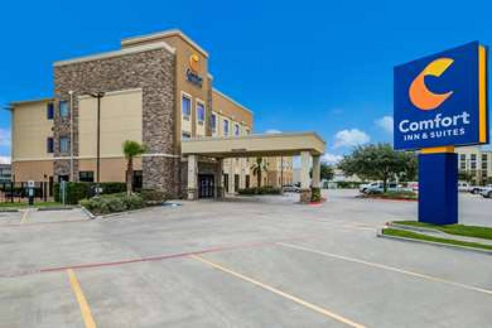 COMFORT INN AND SUITES 2