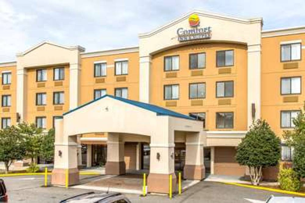 COMFORT INN AND SUITES 1