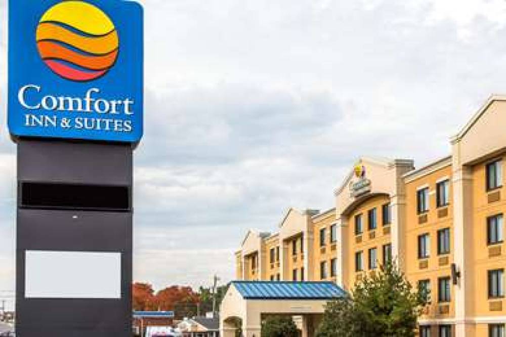 COMFORT INN AND SUITES 3